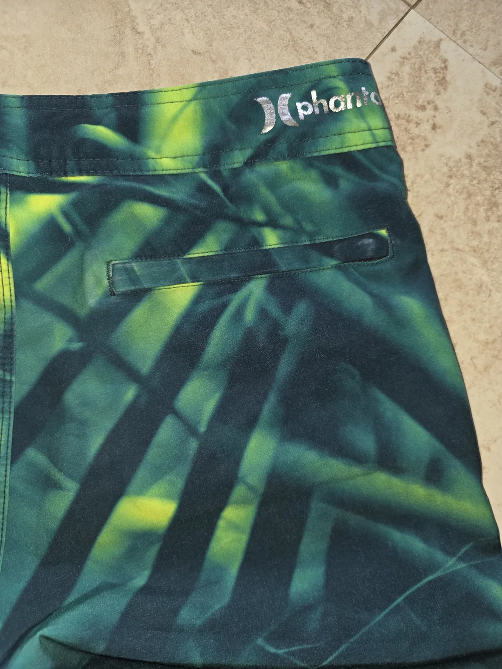 Hurley men swim